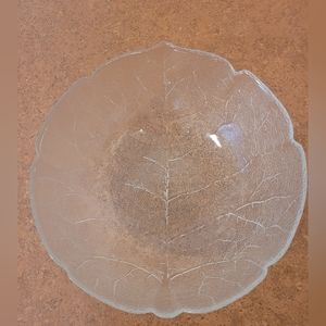 ARCOROC ASPEN 9" Clear Glass Leaf Shaped Serving Bowl France - EUC